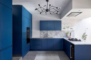 Кухонный гарнитур в серо голубом цвете