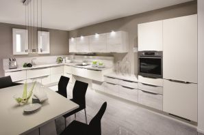 Белые кухонные гарнитуры в современном стиле