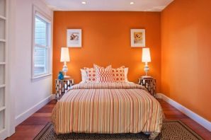 Персиковый цвет стен в спальне