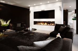 Дизайн зала с камином и телевизором