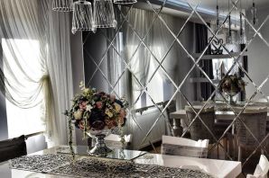 Декоративные зеркала в интерьере гостиной