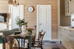 Скандинавская кухня в деревянном доме