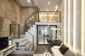 Интерьер с высокими потолками в квартире