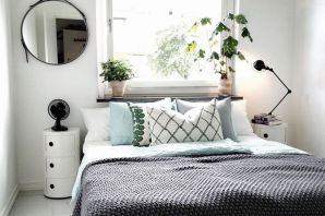 Кровать ногами к окну в спальне