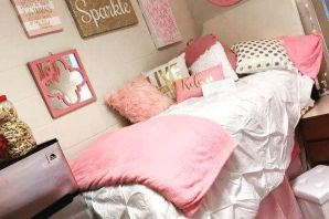 Старая розовая комната