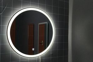 Зеркало полукруглое с подсветкой в ванную