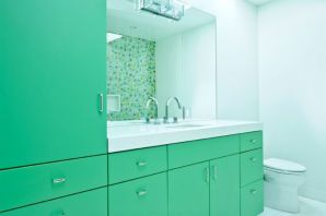Зеленая мебель в ванную комнату