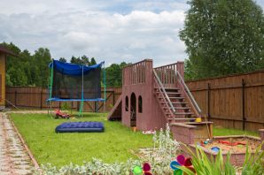 Дизайн детской площадки на даче
