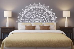 Дизайн стены в спальне над кроватью