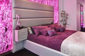 Интерьер спальни в розовых тонах