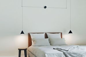 Длинные подвесные светильники в спальне