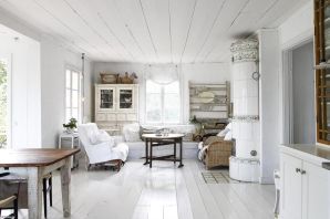 Белый деревянный пол в интерьере