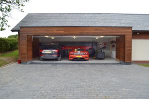 Красивый гараж на две машины