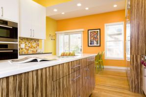 Сочетание оранжевого цвета в интерьере кухни