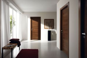 Коричневые двери в интерьере квартиры
