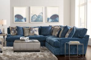 Угловой синий диван в интерьере