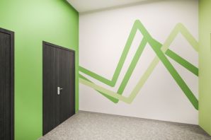 Бело зеленый коридор
