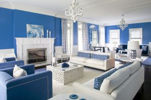 Бело голубой интерьер гостиной