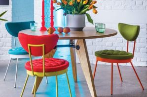 Цветные кухонные столы