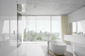 Ванные комнаты с панорамным окном