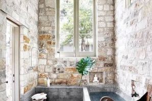 Дизайн ванной с кирпичной стеной