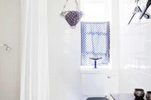 Ванная комната в скандинавском стиле с душем