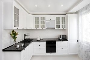 Кухонный гарнитур белого цвета