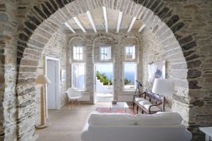 Дом в греческом стиле