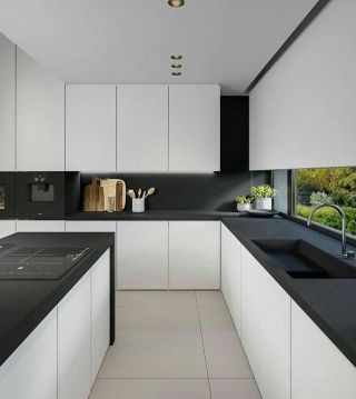 Дизайн белой кухни с темной столешницей