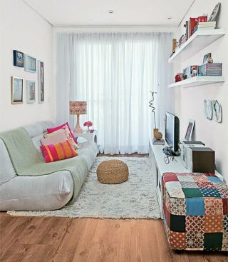 Дизайн маленьких комнат с диваном
