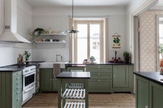 Кухня в скандинавском стиле зеленого цвета