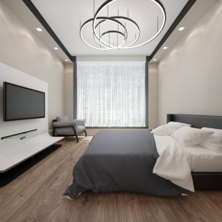 Одноуровневый потолок в спальне