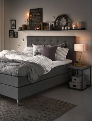 Прикроватный диванчик в спальне