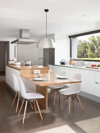 Современные кухонные столы в интерьере