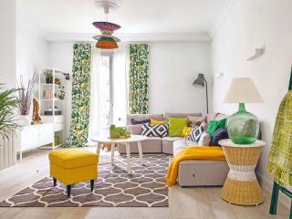 Мебель разного цвета в одной комнате