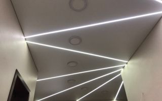 Парящий потолок с подсветкой в прихожей