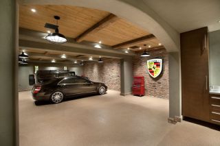 Подземный гараж в частном доме
