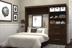 Дизайн комнаты с коричневой кроватью