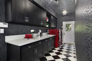 Красно черная кухня в интерьере