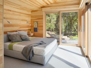 Красивые спальни в деревянном доме