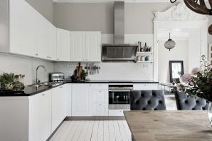 Дизайн белых кухонь с серыми столешницами