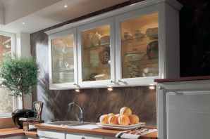 Кухонные шкафы со стеклянными дверцами