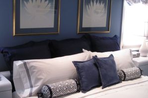 Декоративные подушки на кровать