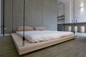 Подвесная двуспальная кровать