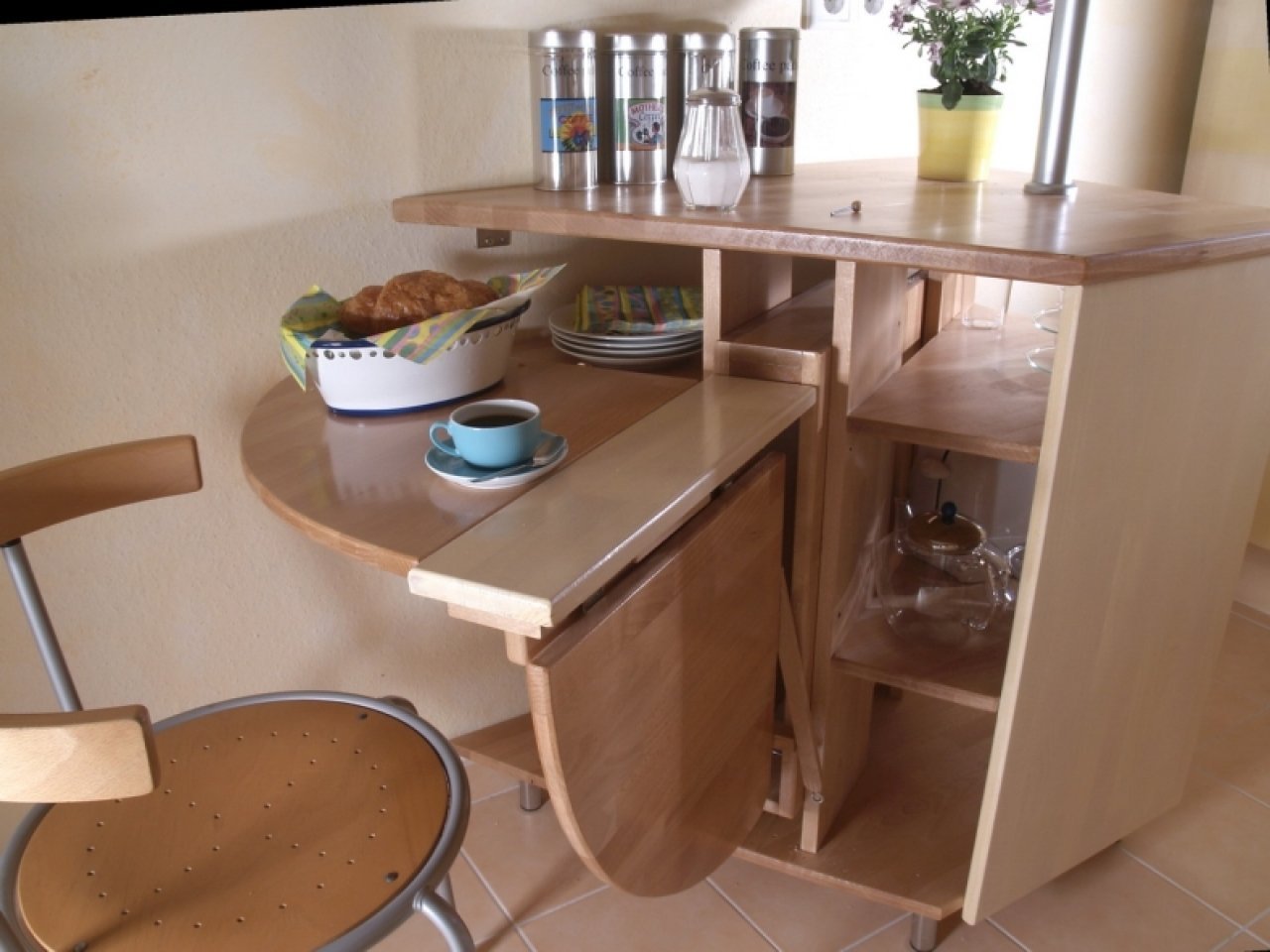стол со шкафом на кухню