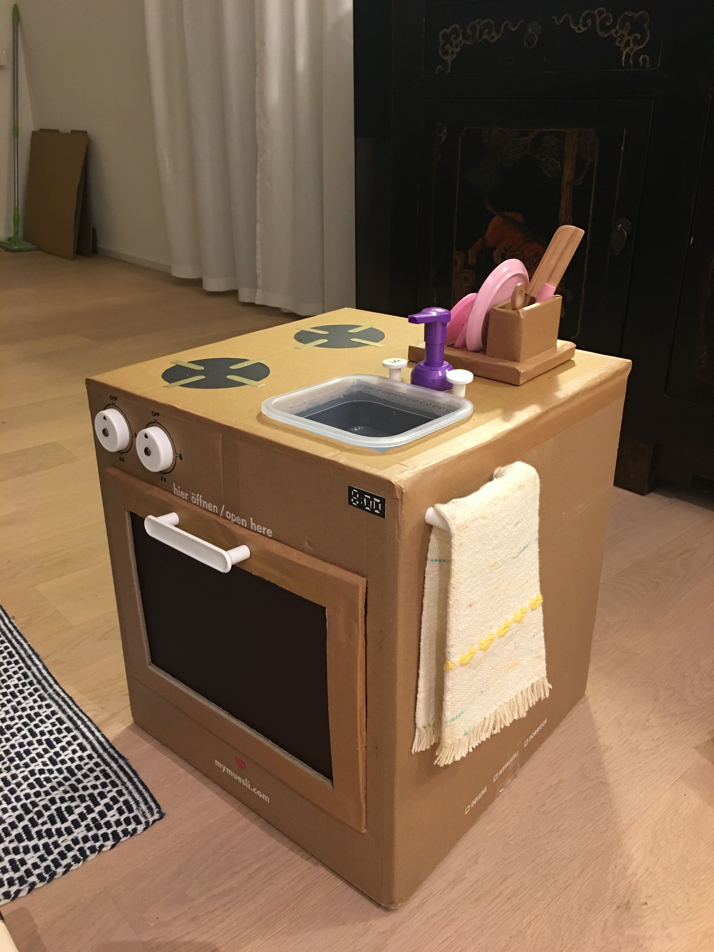 Как сделать детскую игровую кухню для девочек