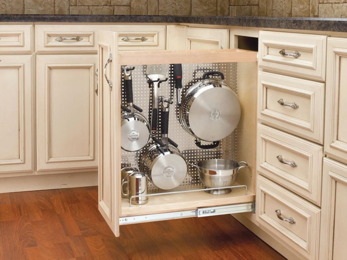 хранение кастрюль и сковородок на кухне в ящиках