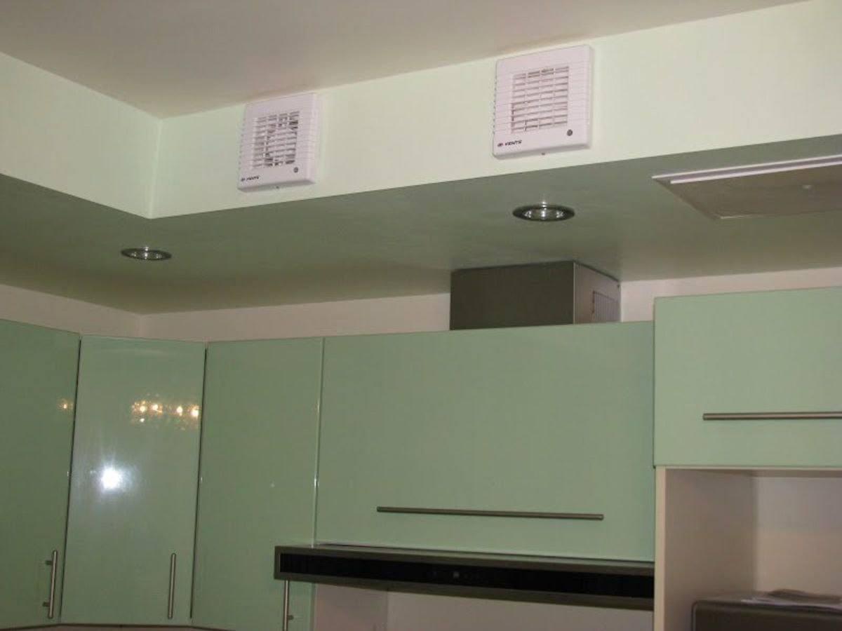 установка вентиляции на кухне с естественной вентиляцией