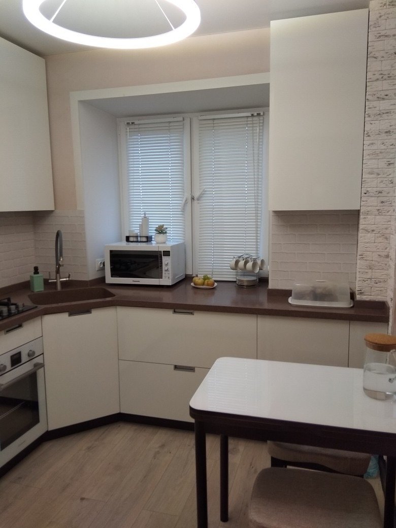 Кухня с барной стойкой e jryf