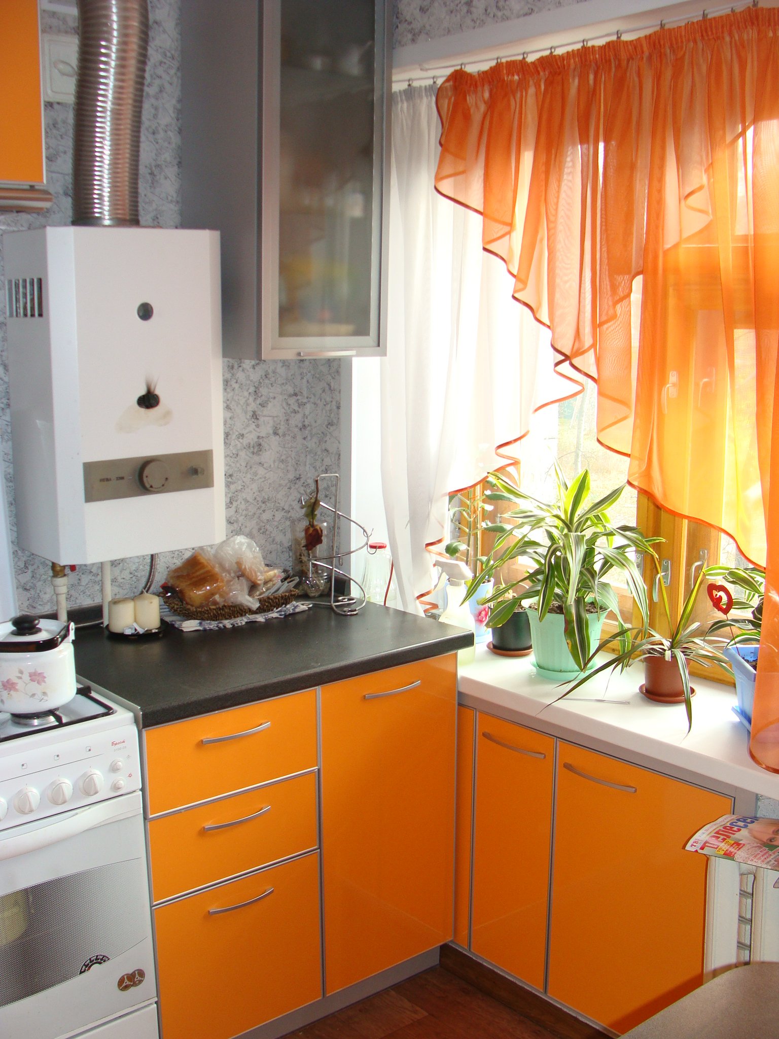 Проект современной встроенной кухни для кухни 9 кв.м (в панельном доме)